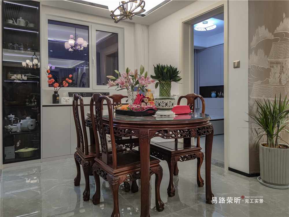 宝山区110平新房装修，中式韵味的2口之家,© 易路荣昕·上海·装修实景案例