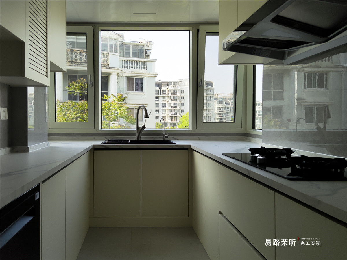 浦东110㎡奶油风大两房，无主灯设计空间干净又整洁,© 易路荣昕·上海·装修实景案例